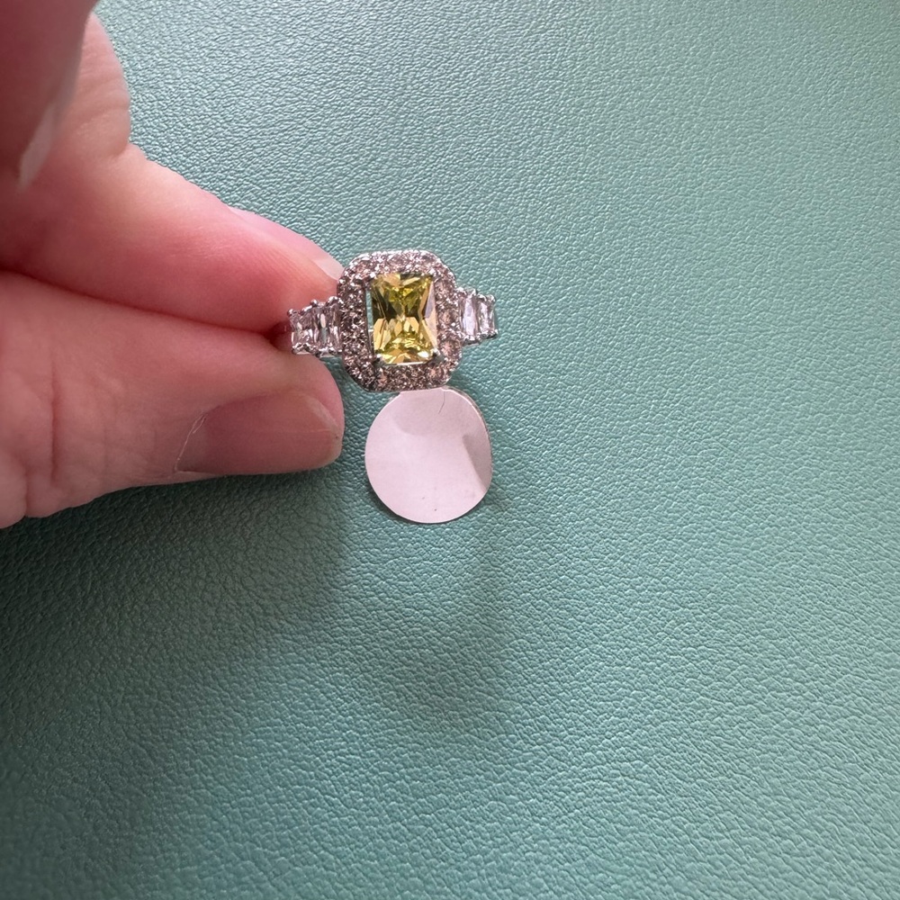 Fragrant Jewels Yellow and Silver size 7 ring NWT